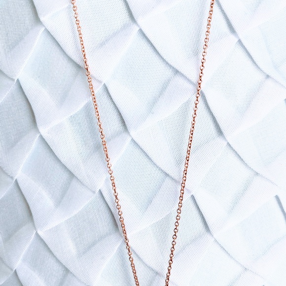 Elegant Rose Gold Pendant Necklace - Picture 4 of 4